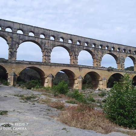 Proche Uzes Petit Gite Avec Grande Cuisine D'Ete Et Piscine Saint-Siffret Dış mekan fotoğraf